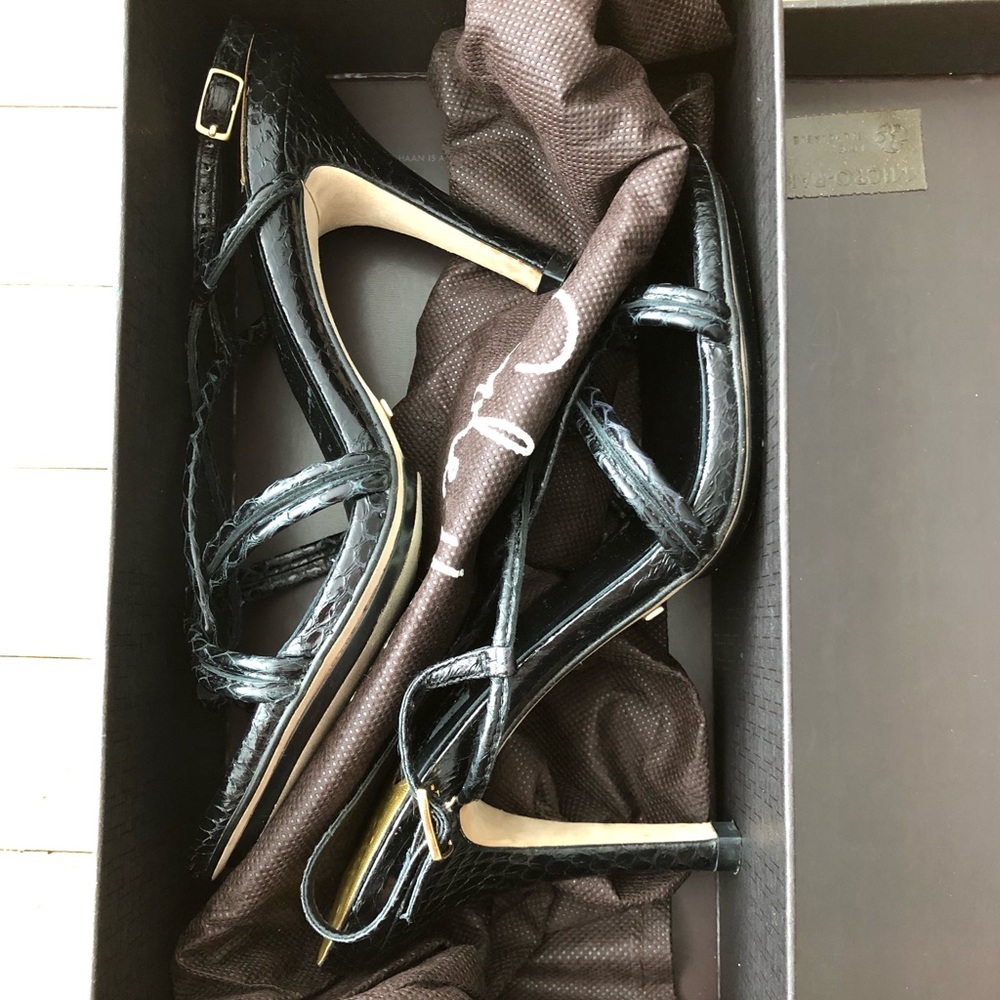 Cole Haan size 7 black snake skin sandals